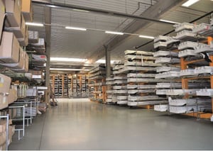 The newly installed Hegla profile warehouse allows for a larger material stock and thus supports short delivery times.